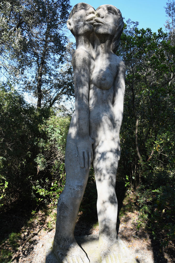Sensual escultura en el Bosc de Can Ginebreda.
