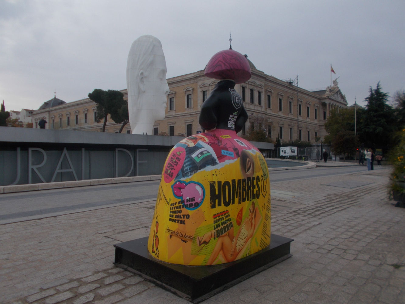 Una de las Meninas frente a frente con 'Julia'.