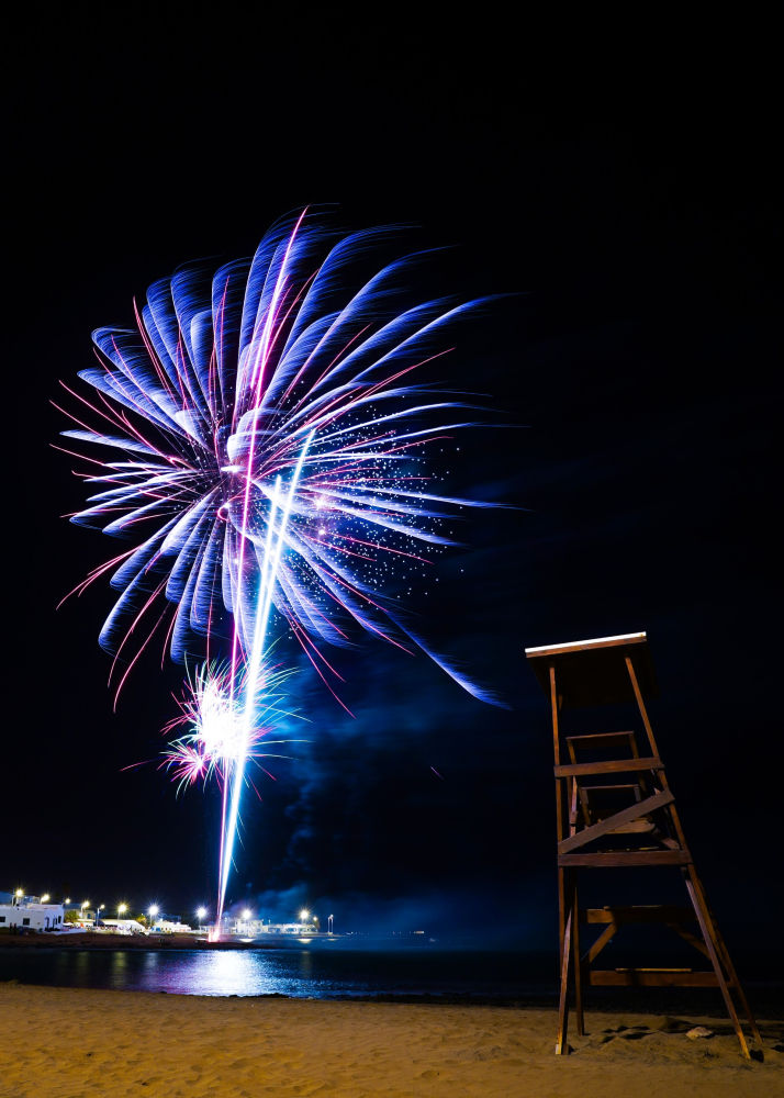 Fuegos artificiales en la Playa Honda.