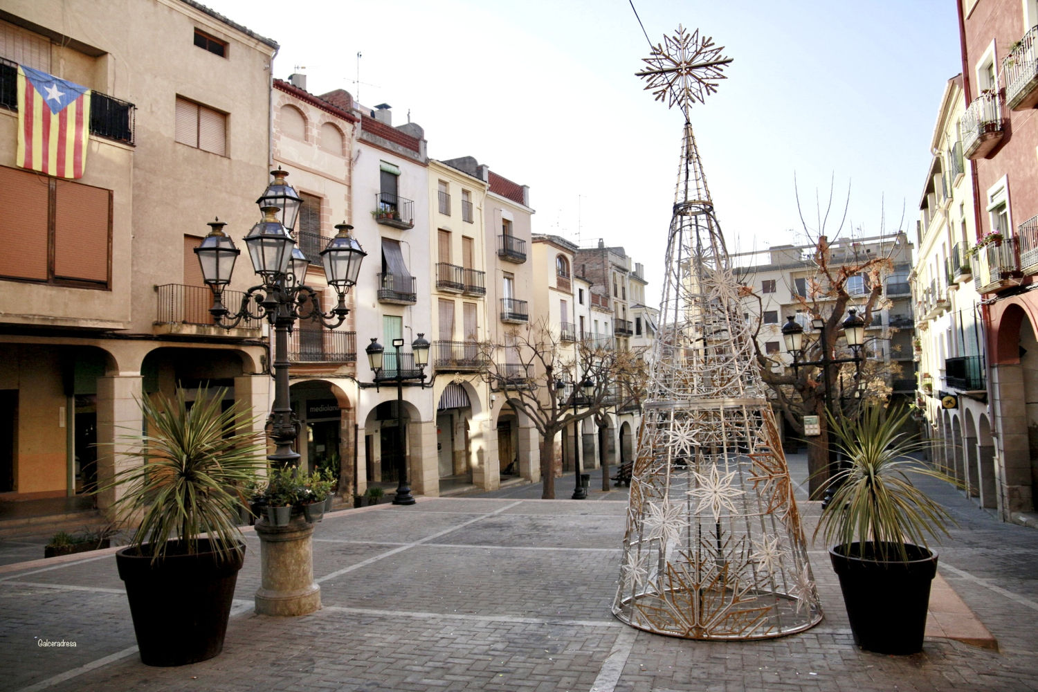 Árbol navideño en Falset.