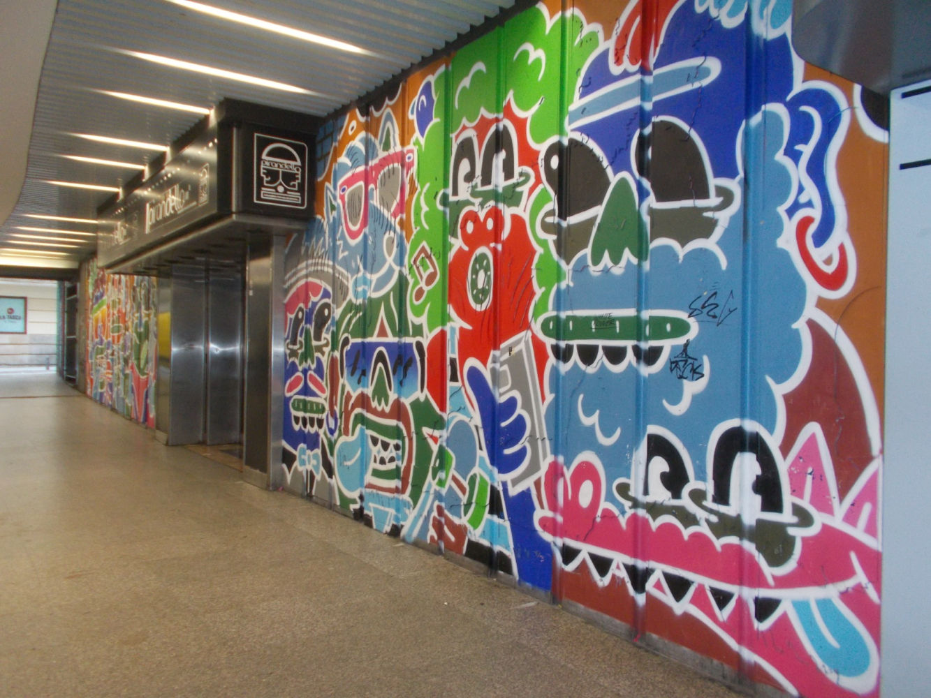 Grafitis en el Cubos Madrid.