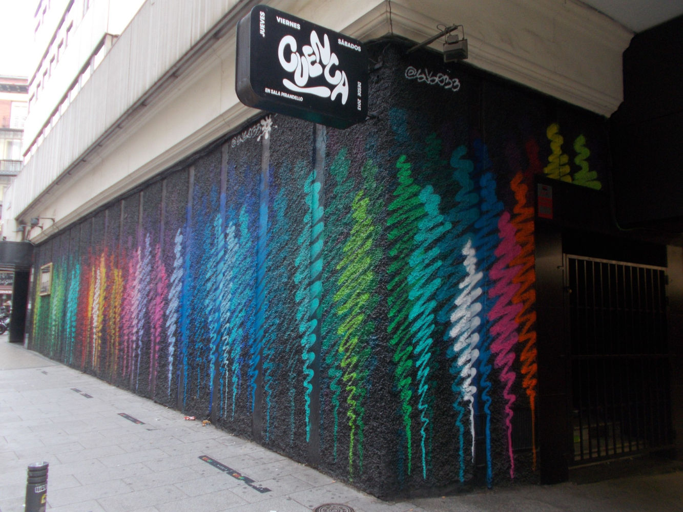 Colorido en el Pasaje de los Cubos.