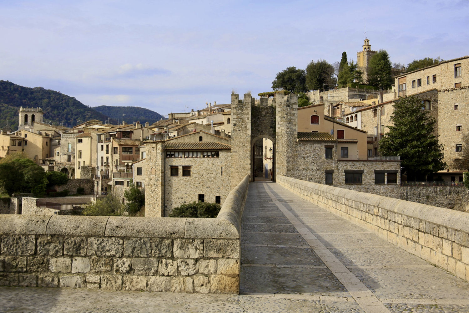 Perspectiva del puente de Besalú.
