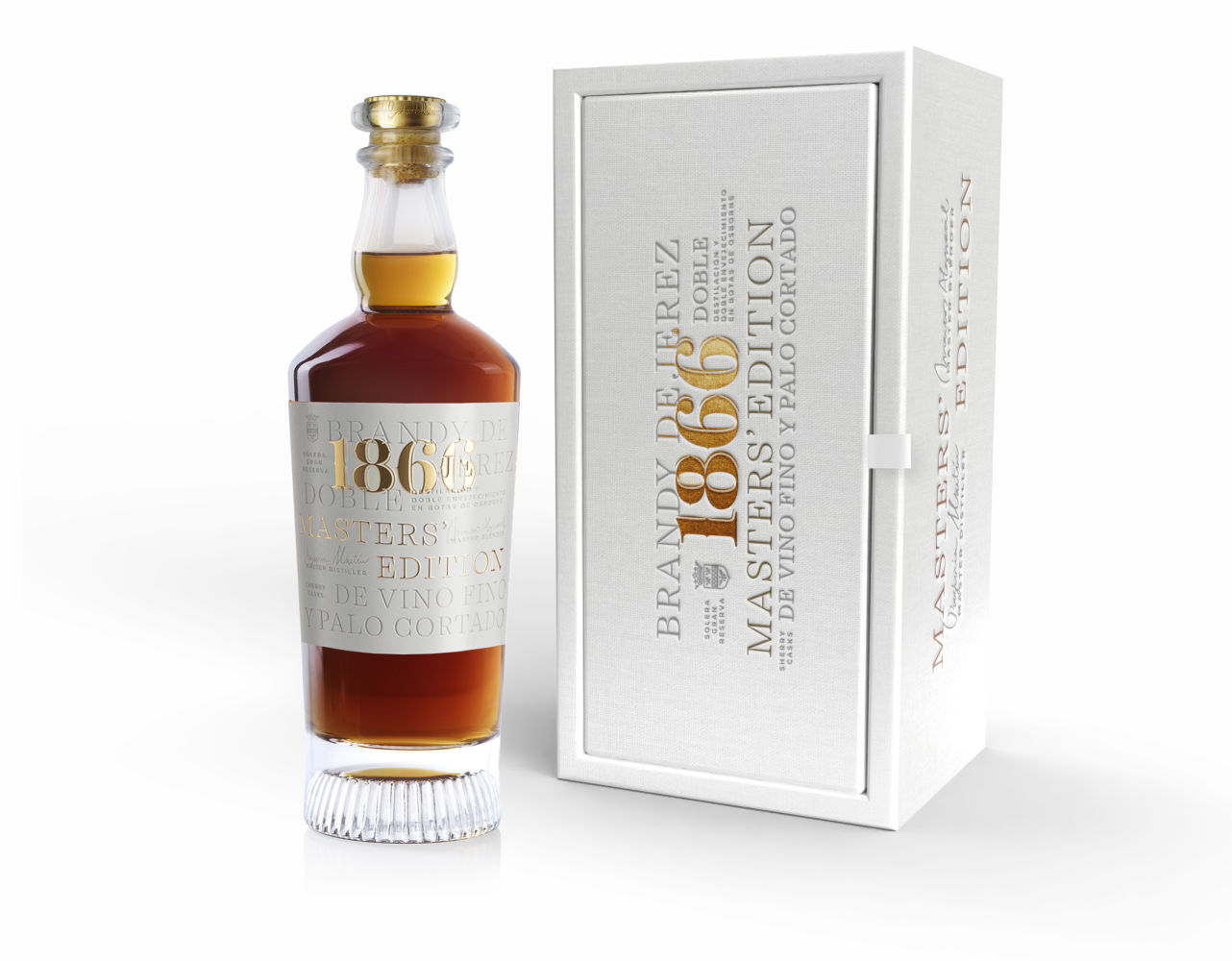 1866 Masters´ Edition con doble destilación y doble envejecimiento en botas de jerez, desarrollado a cuatro manos por Virginia Martín, Master Distiller de Osborne y Marcos Alguacil, master blender de la marca