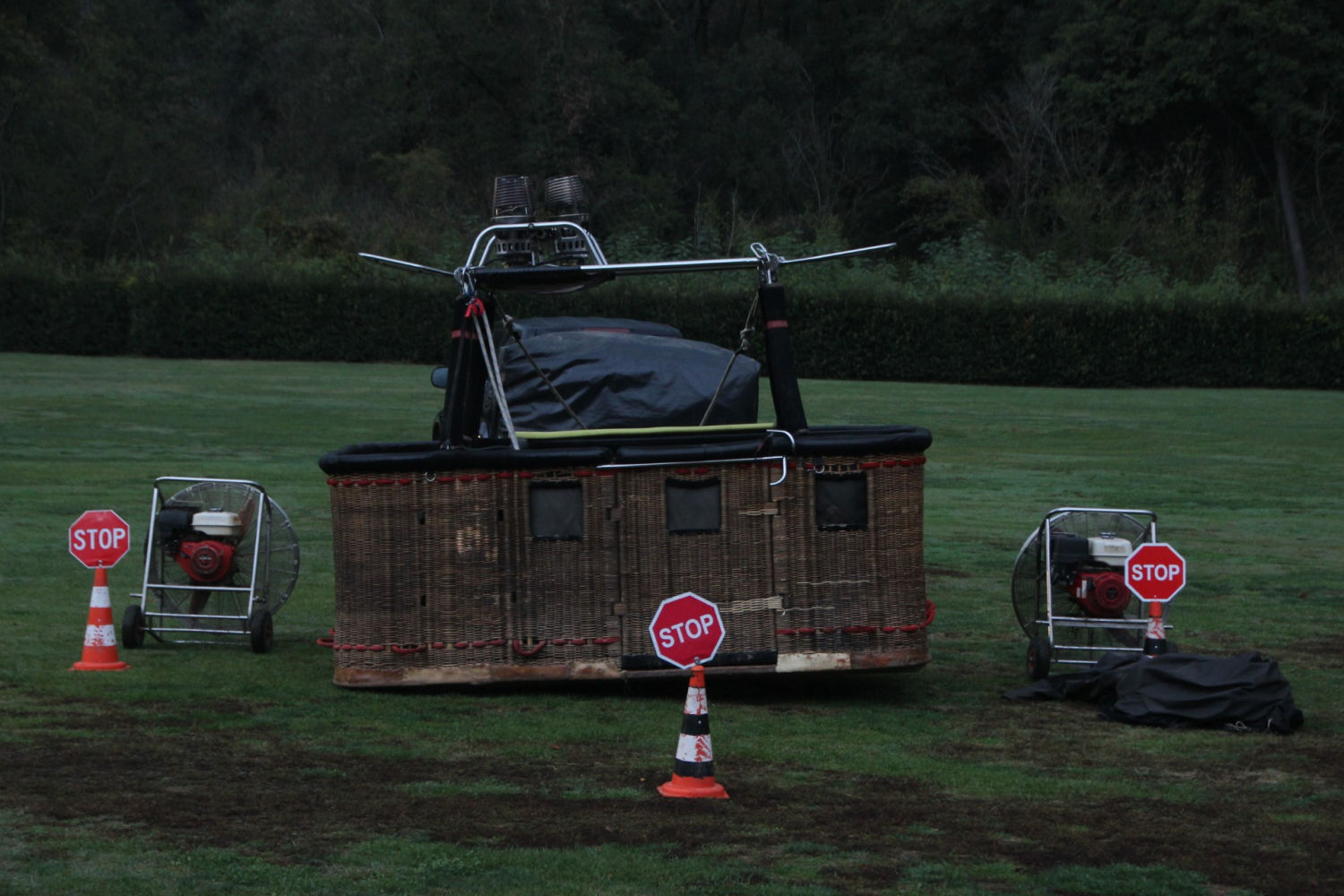 Medidas de seguridad en torno a la cesta.