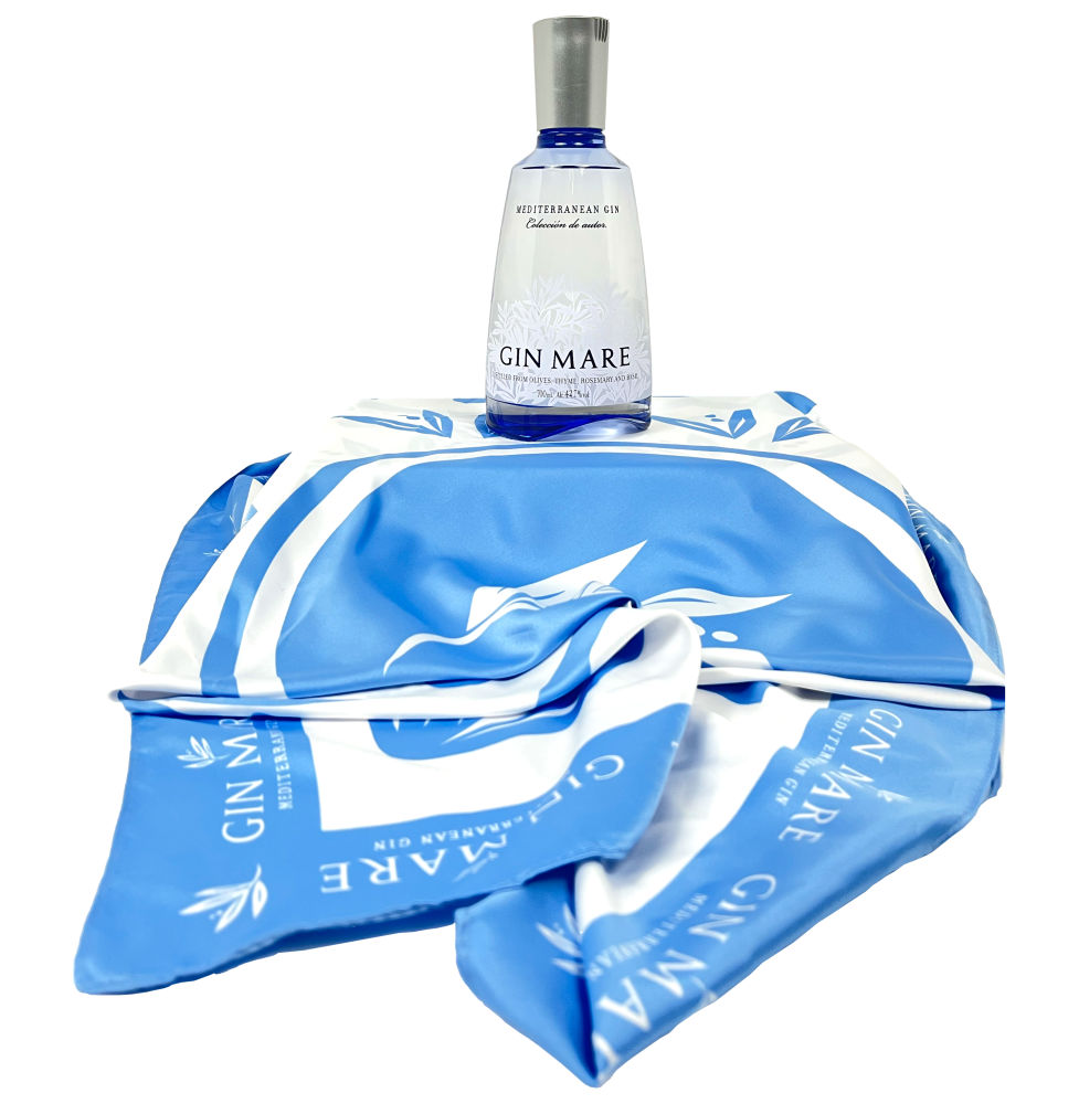 Gin Mare presenta su propuesta exclusiva de Navidad con un pack y un pañuelo exclusivo, todo pensado para crear cócteles perfectos y brindar con estilo durante las celebraciones