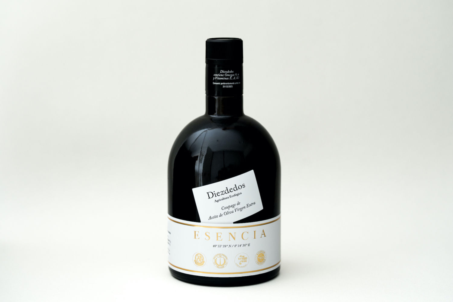 Aceit Diezdedos ganadro del prestigioso Gold Quality Award en la London
International Olive Oil Competition 2024. Este galardón, otorgado a su nuevo coupage situándolo  entre los mejores aceites del mundo.