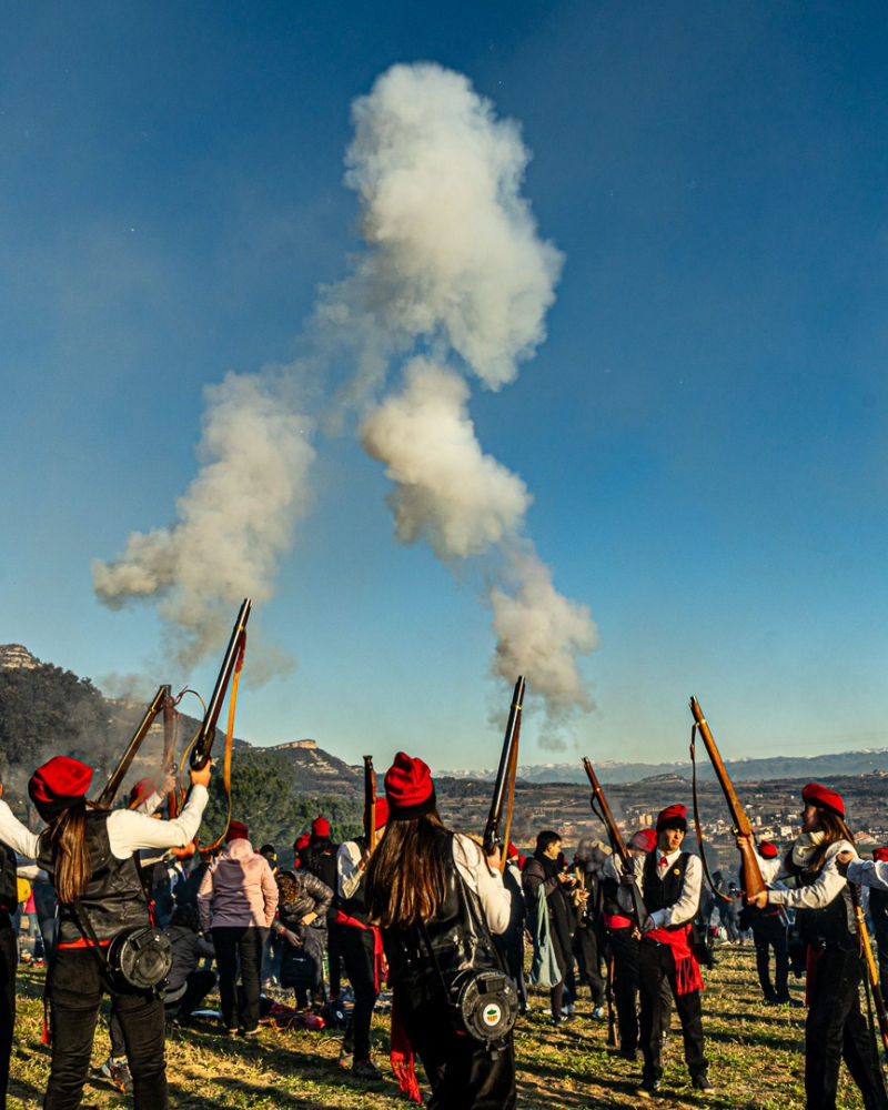 Humo de los trabucos en la Festa del Pi.