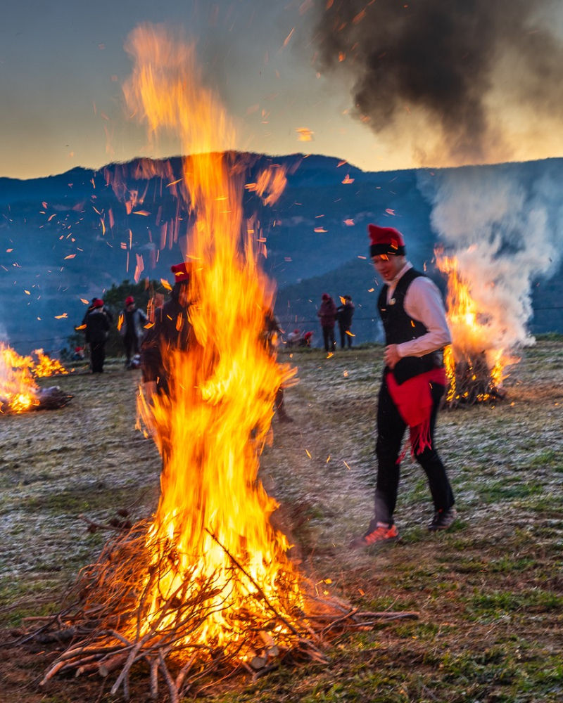 El fuego, protagonista de la Festa del Pi.