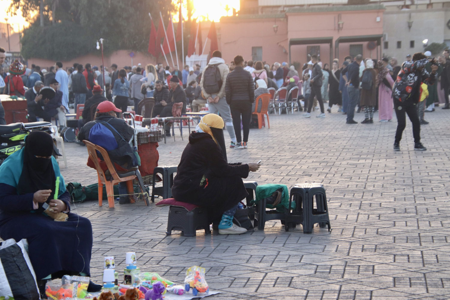 Jemaa el-Fnaa, de día.