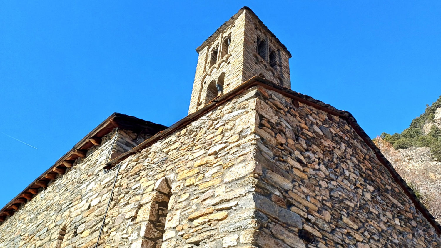 Exterior de Sant Climent de Pal.