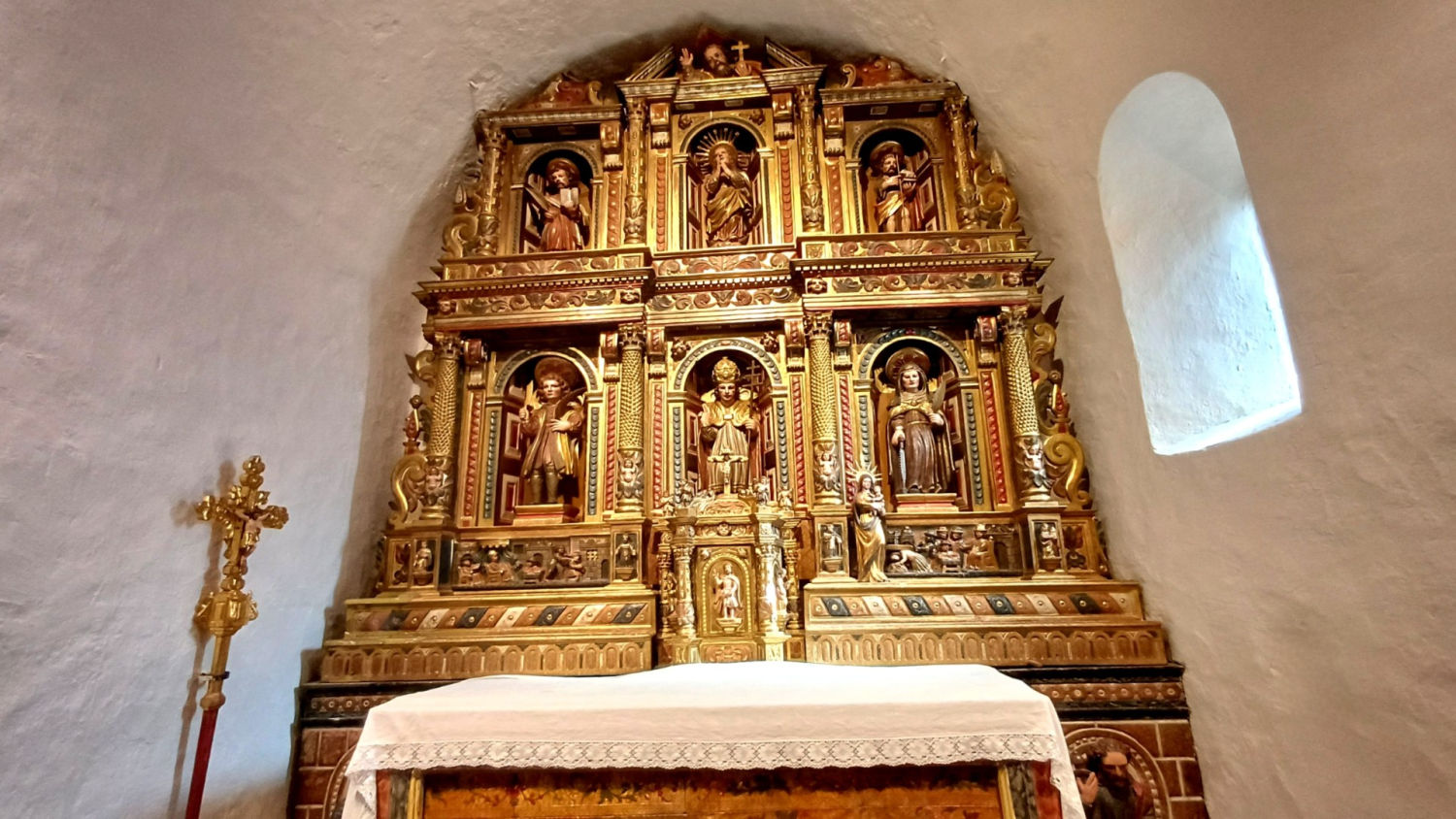 Retablo del altar.