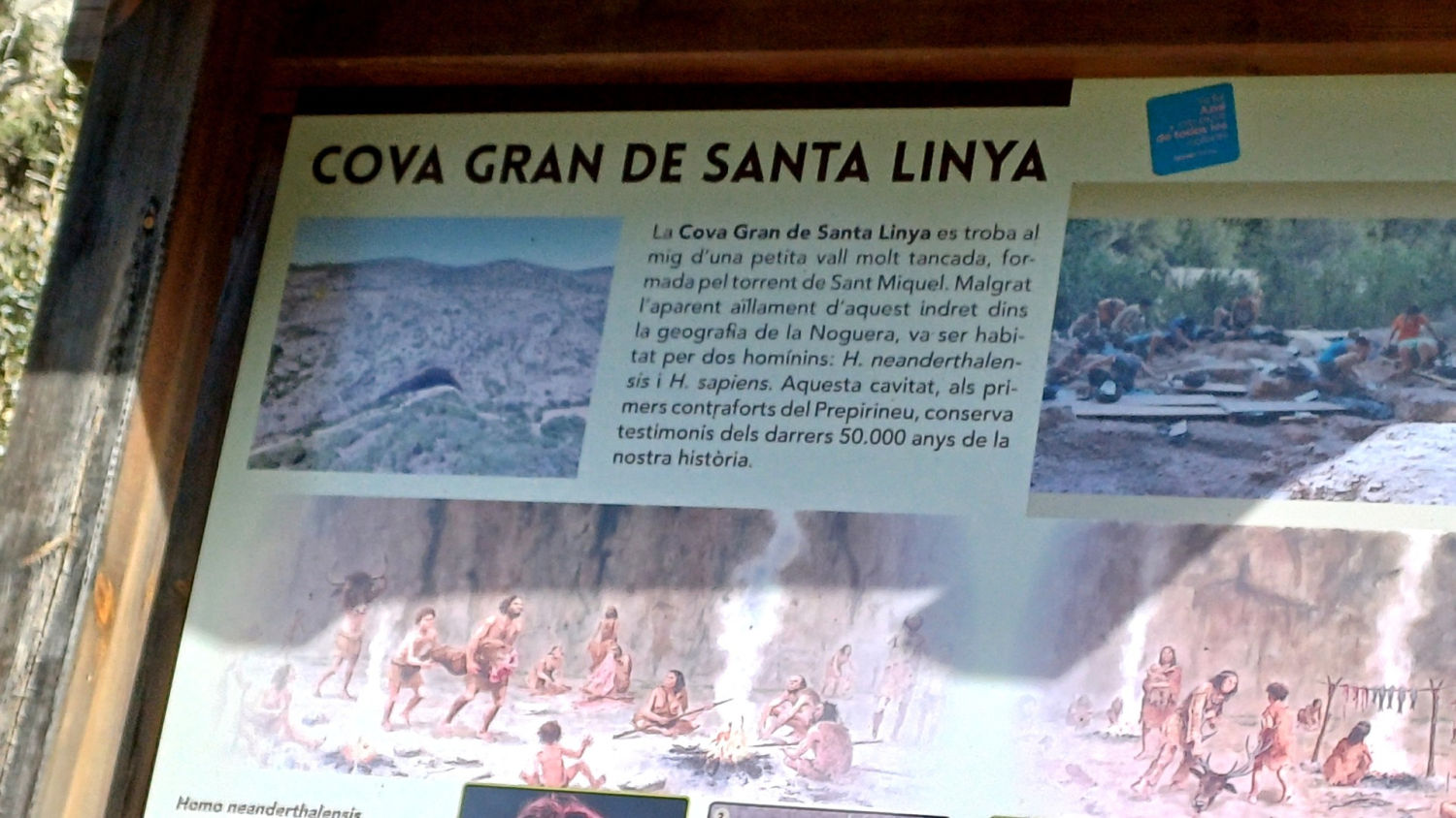 Panel informativo de la Cova Gran de Santa Linya.