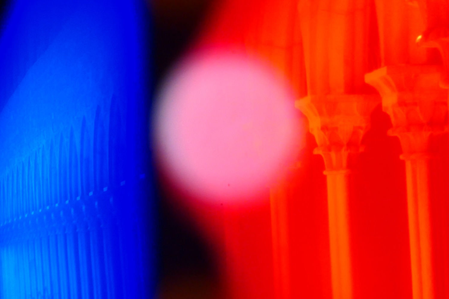 Día y noche en el Monasterio de Pedralbes.