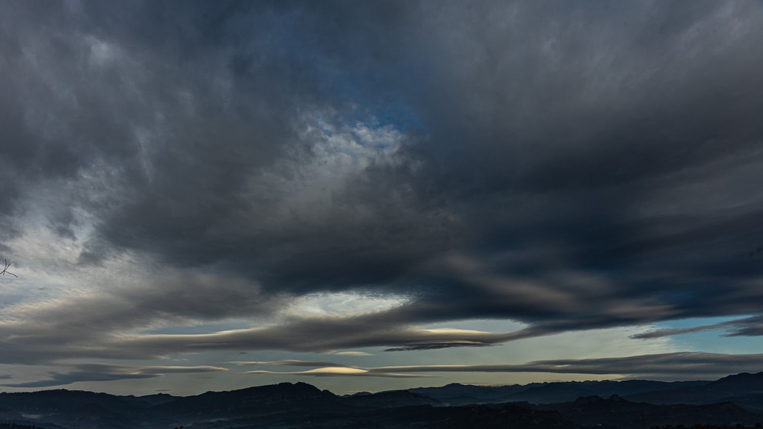 Espectacular cielo en el Voltreganès.