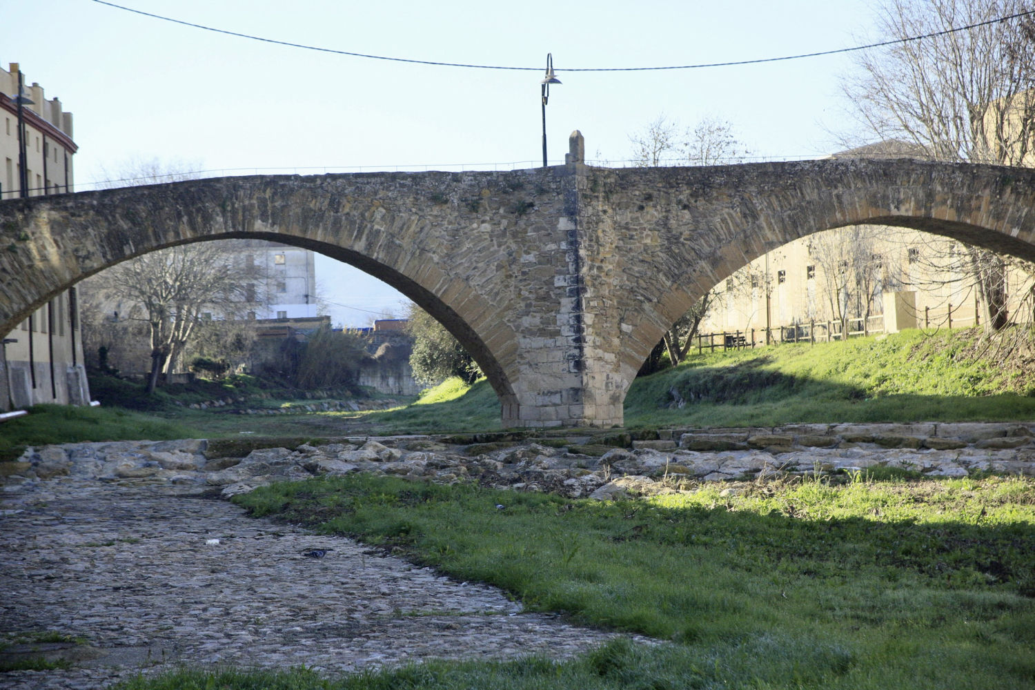 Puente de piedra de la Bisbal d'Empordà.