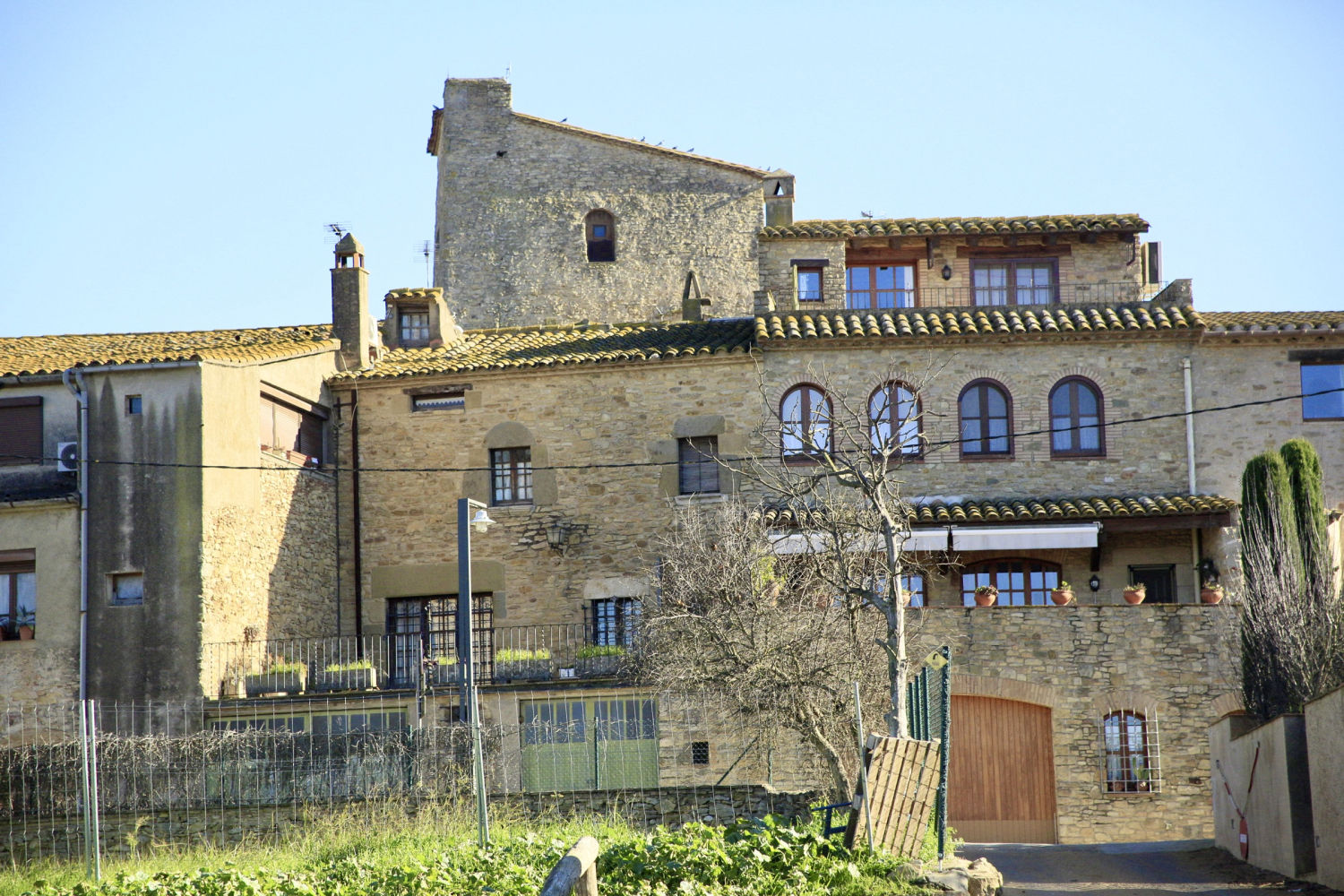 Vista de casas de Palau-sator.
