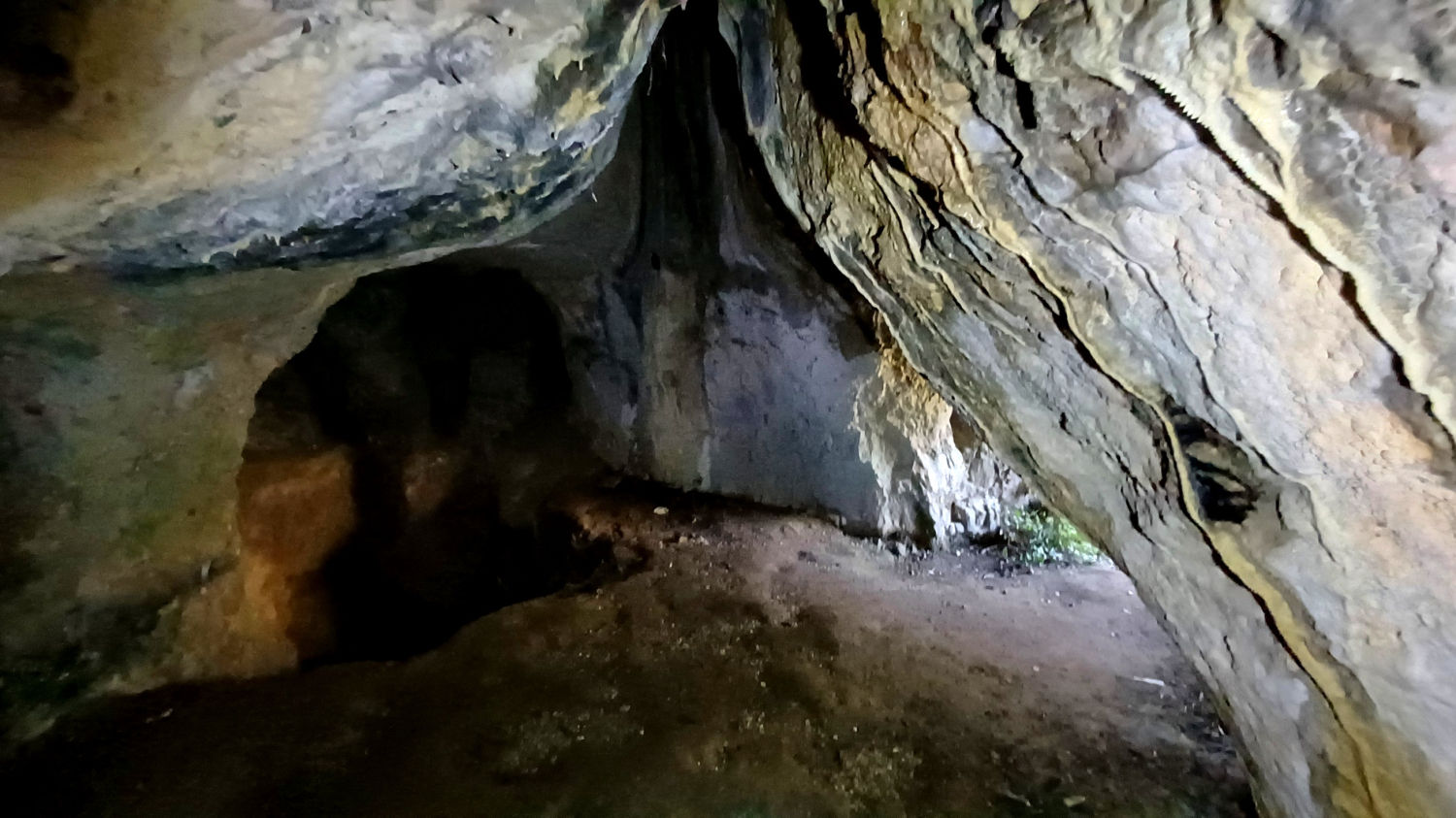 Vestíbulo de la cueva.