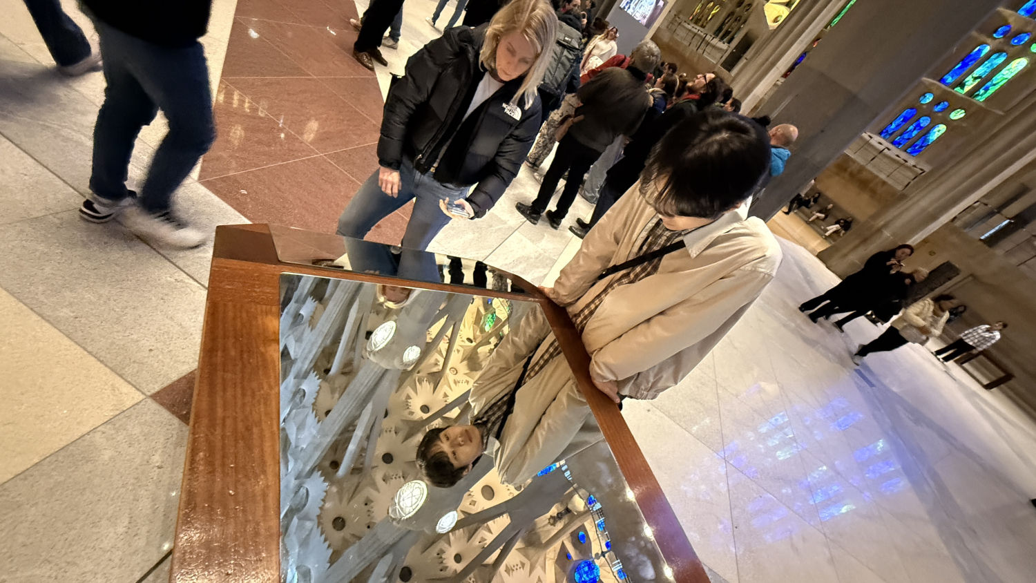 Turistas reflejados.