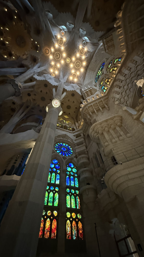 Luminosidad cromática en la Sagrada Familia.