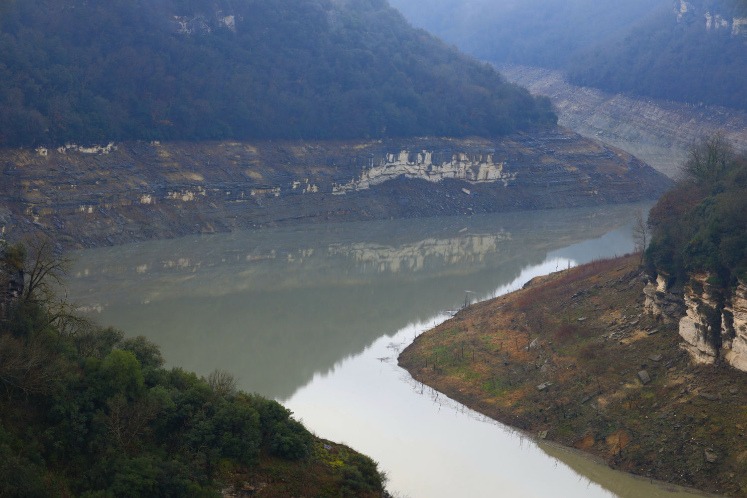 Uno de los lados inundados del meandro del Ter.