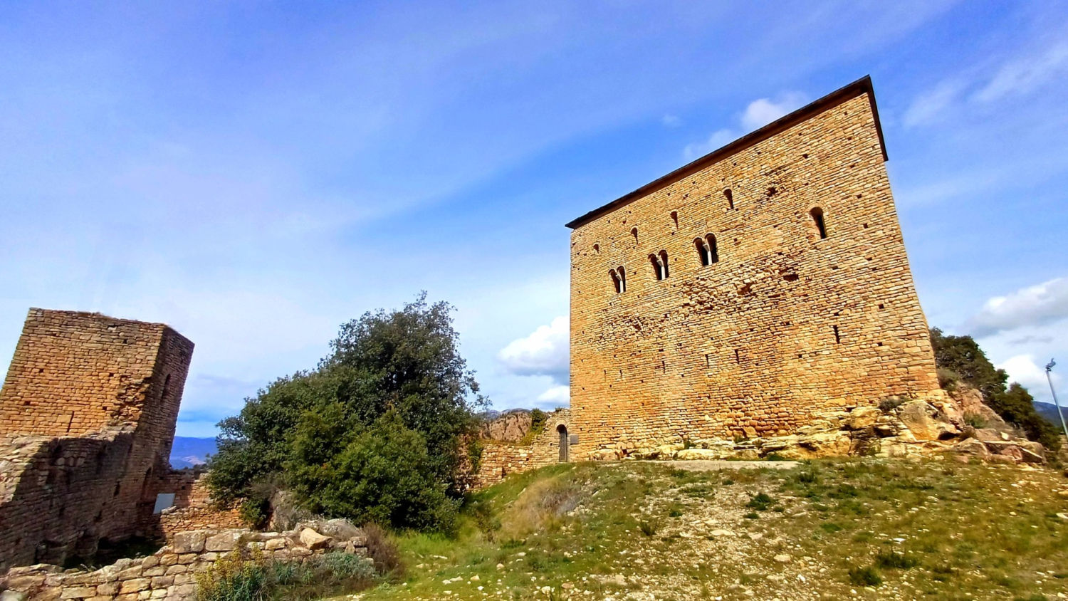 Conjunto del castillo de Llordà.