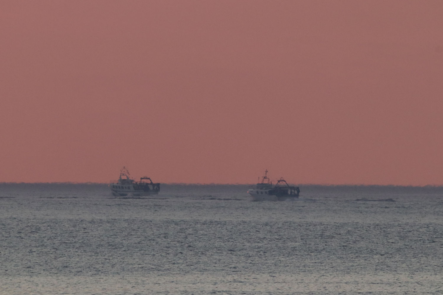 Contraste de colores al amanecer.