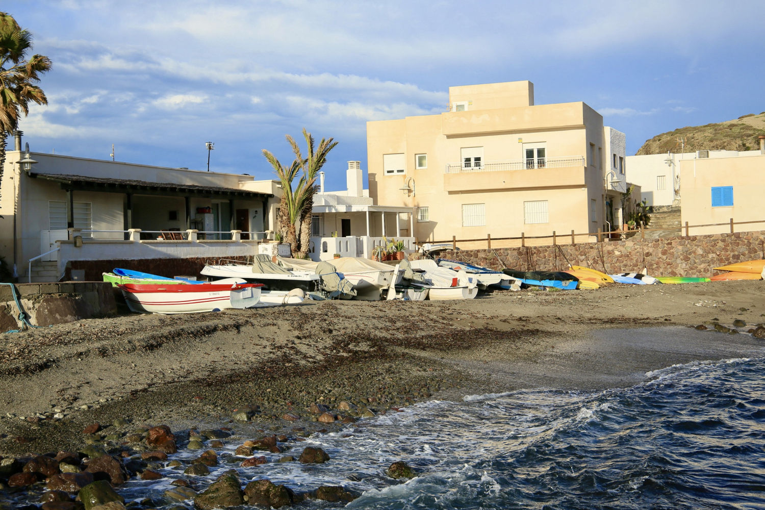 Barcas de pescadores en esta zona costera.