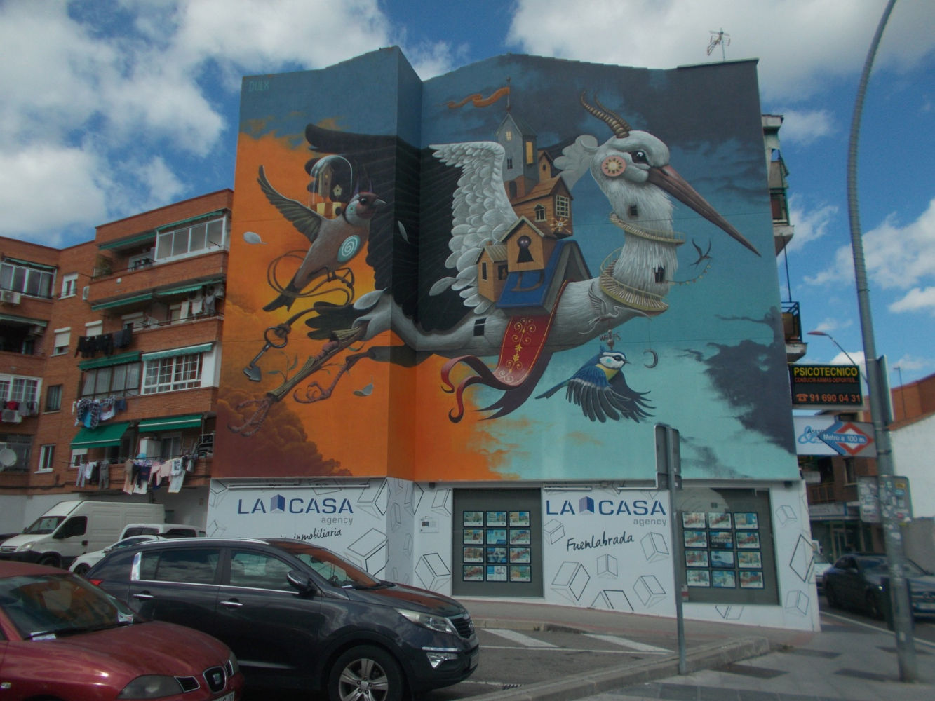 Gran mural en un edificio de Fuenlabrada.
