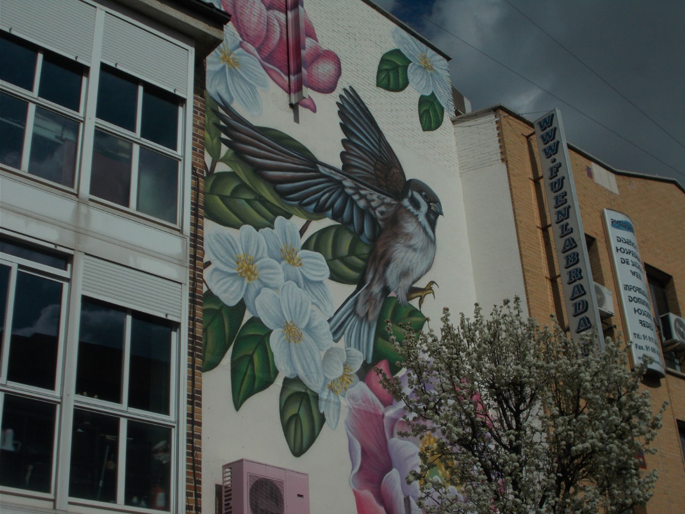 Mural primaveral en Fuenlabrada.