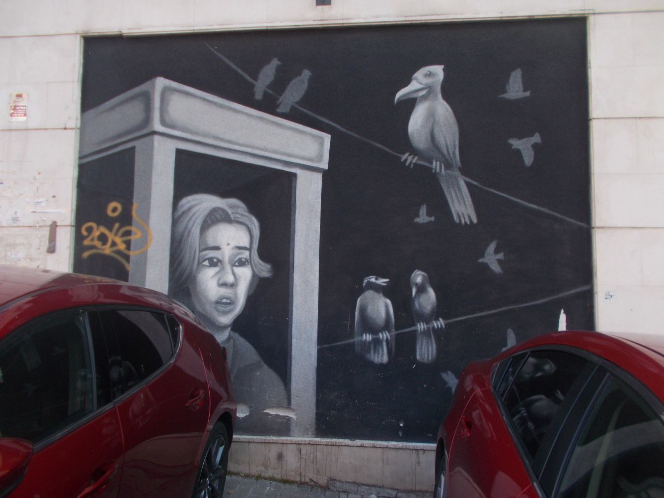 'Los pájaros' de Alfred Hitchcock, en la calle Alcalá.