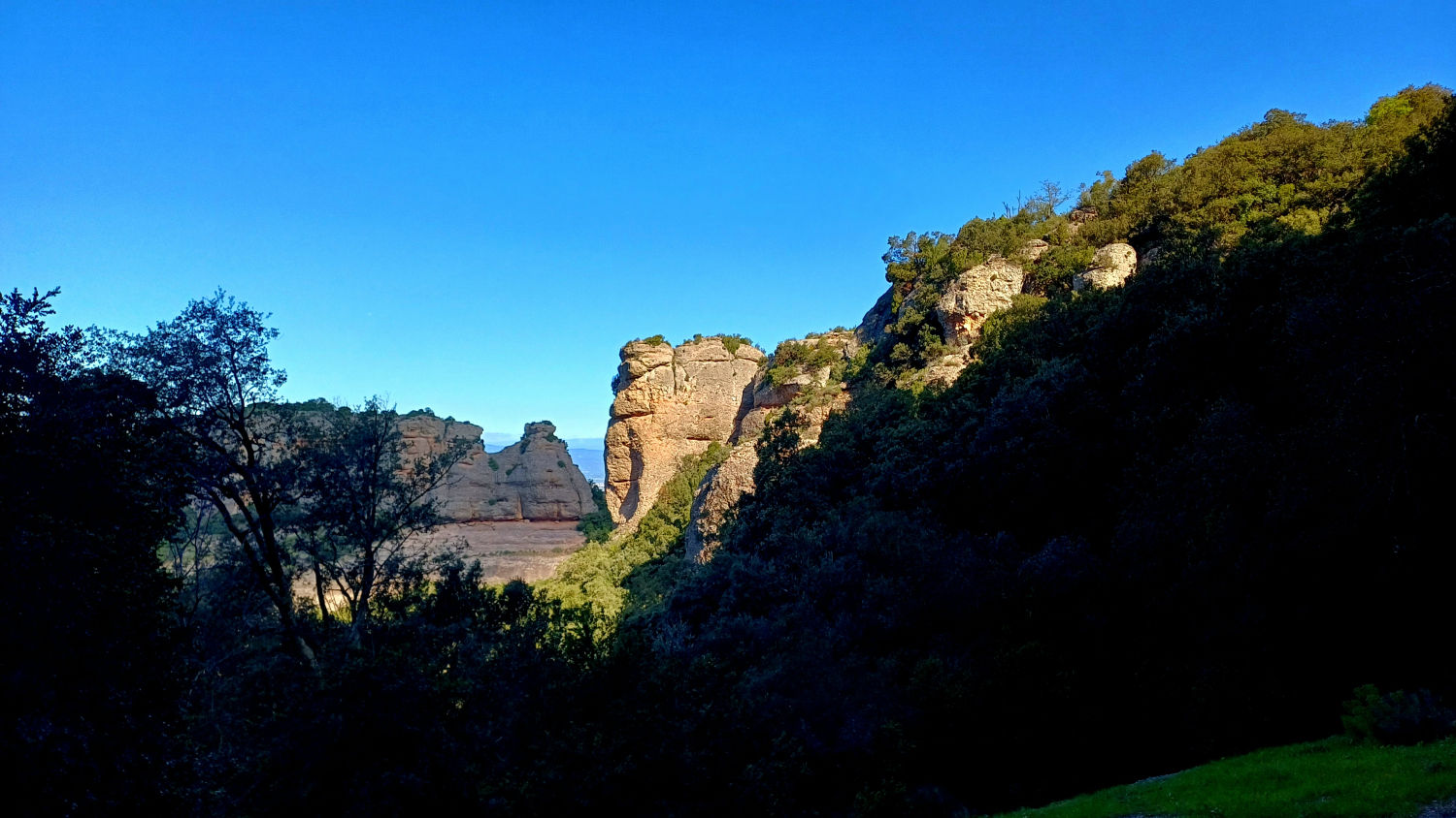 Vistas desde la cueva de la Pola.