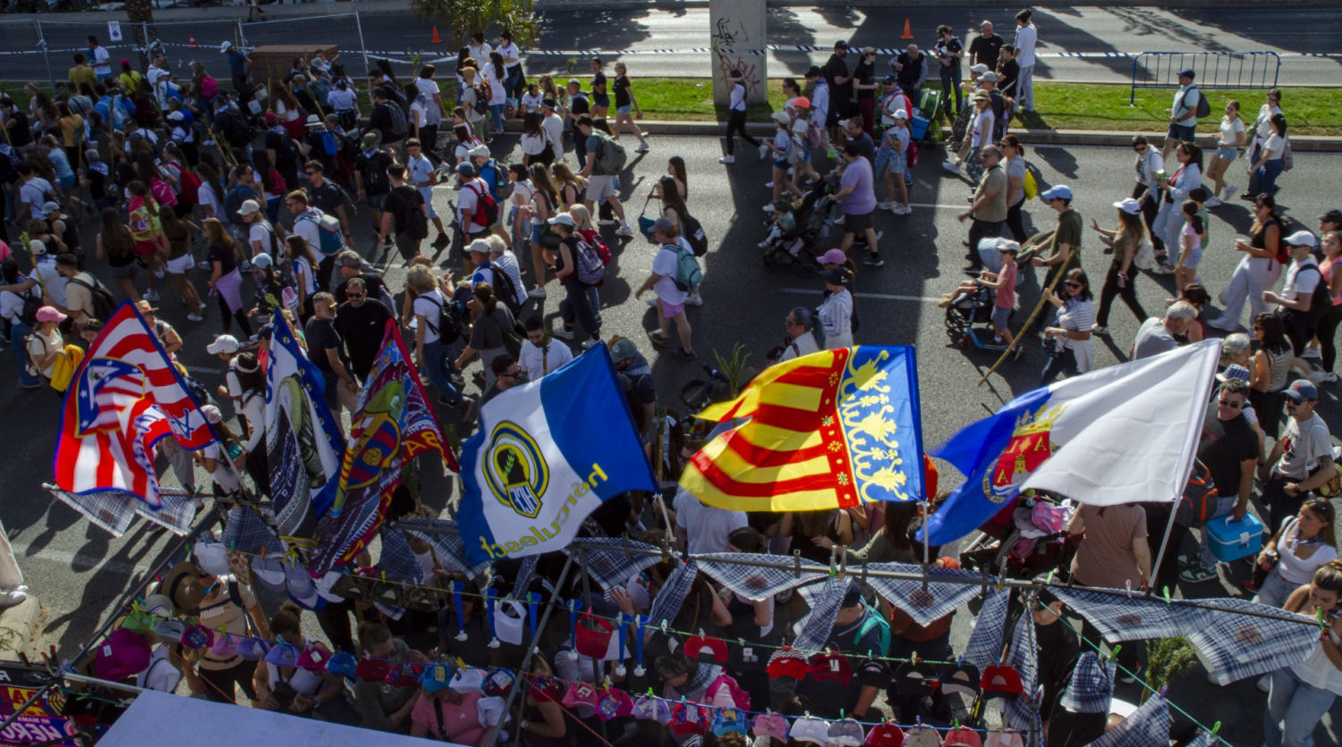 Banderas en la romería de Santa Faz.
