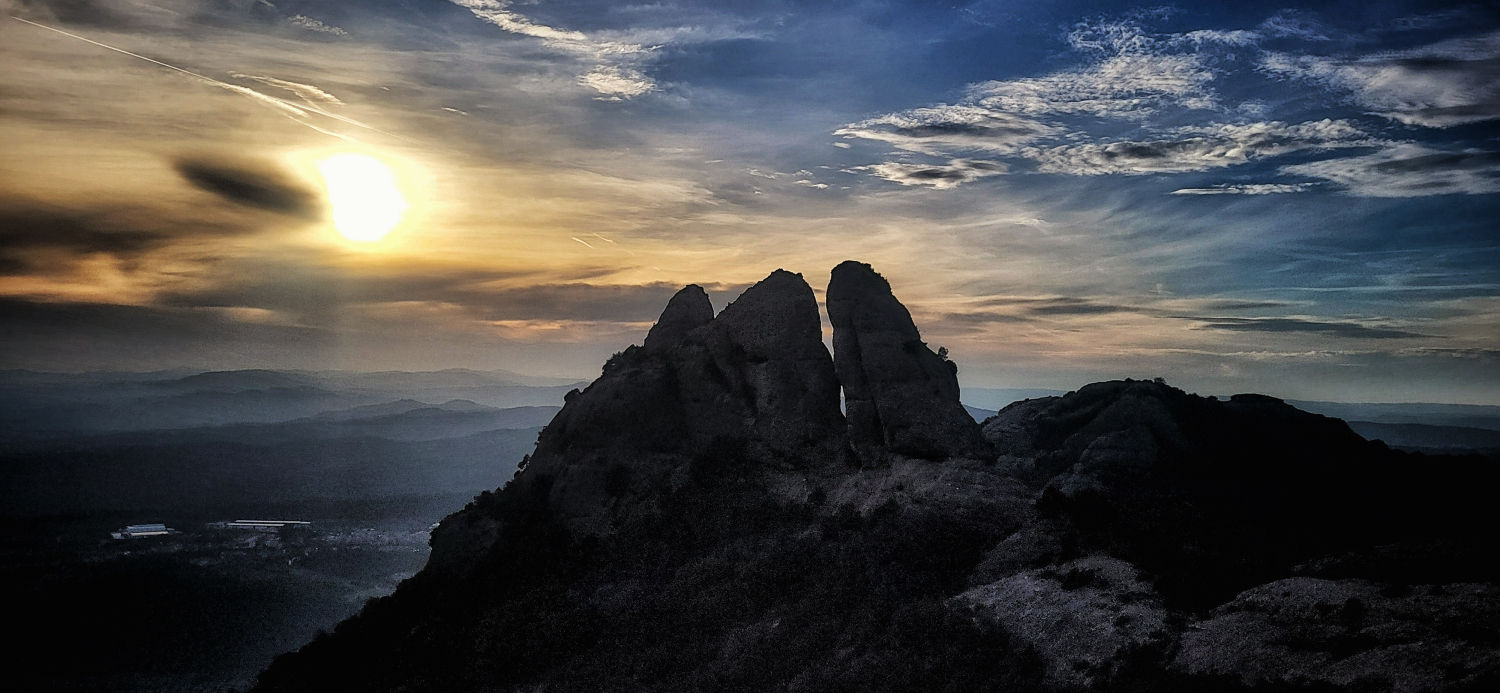 Perspectiva de las rocas de Montserrat.