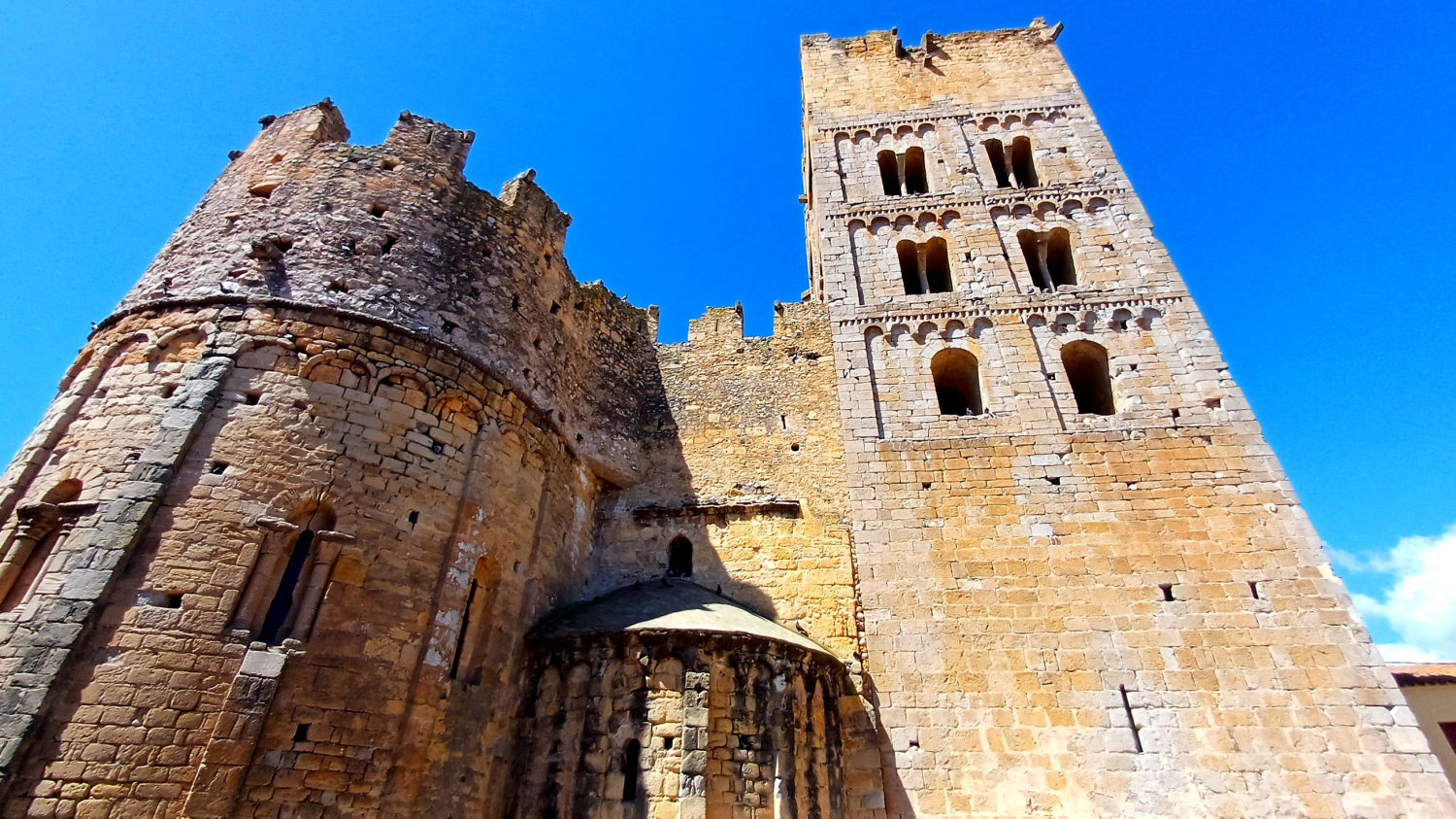 La iglesia de Sant Miquel de Fluvià fue construida en el año 1011.