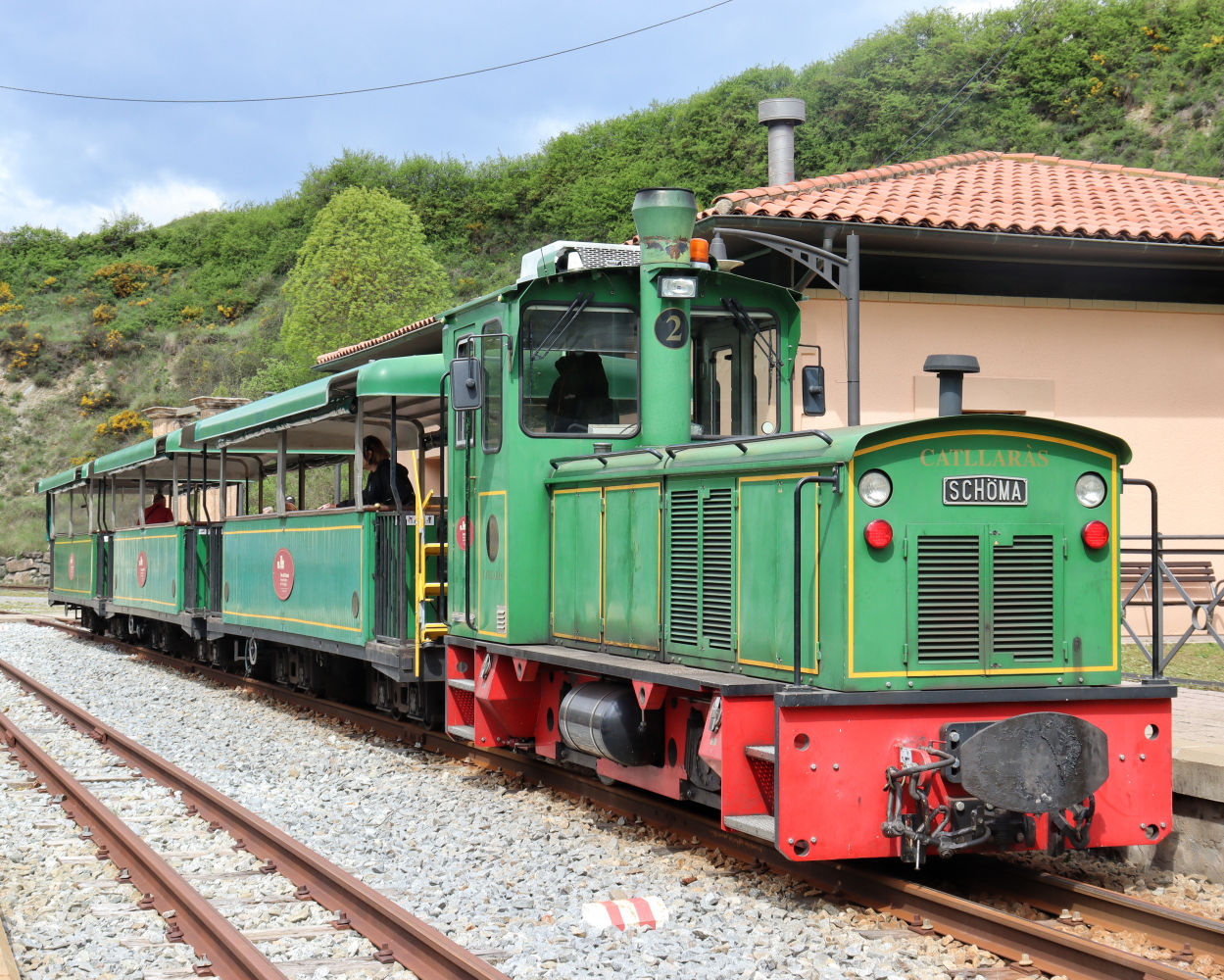 El tren del Cemento, antes conocido como 'carrilet', ofrece viajes a pasajeros.