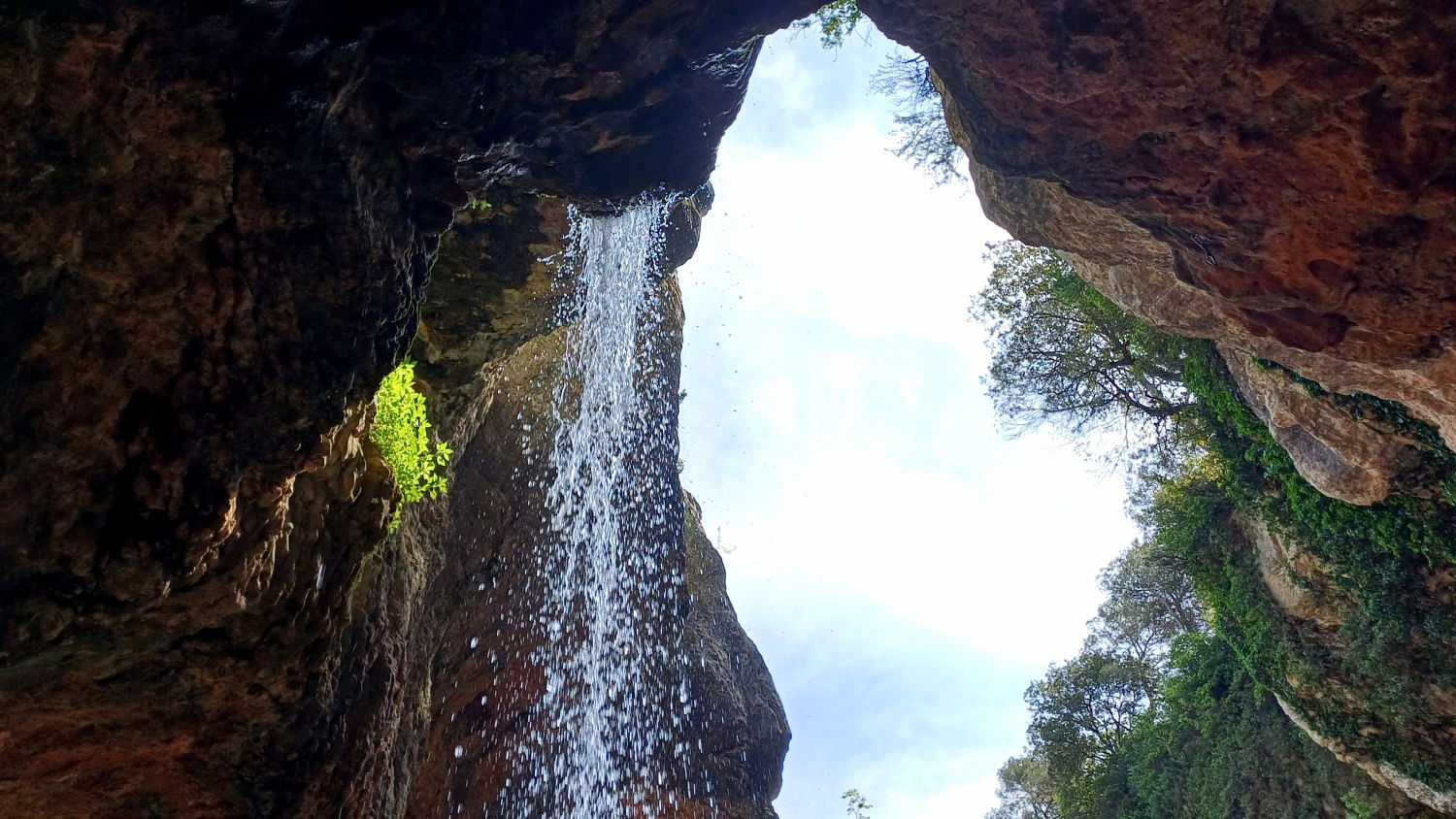 Este lugar se encuentra en l'Anoia, en Sant Martí de Tous.
