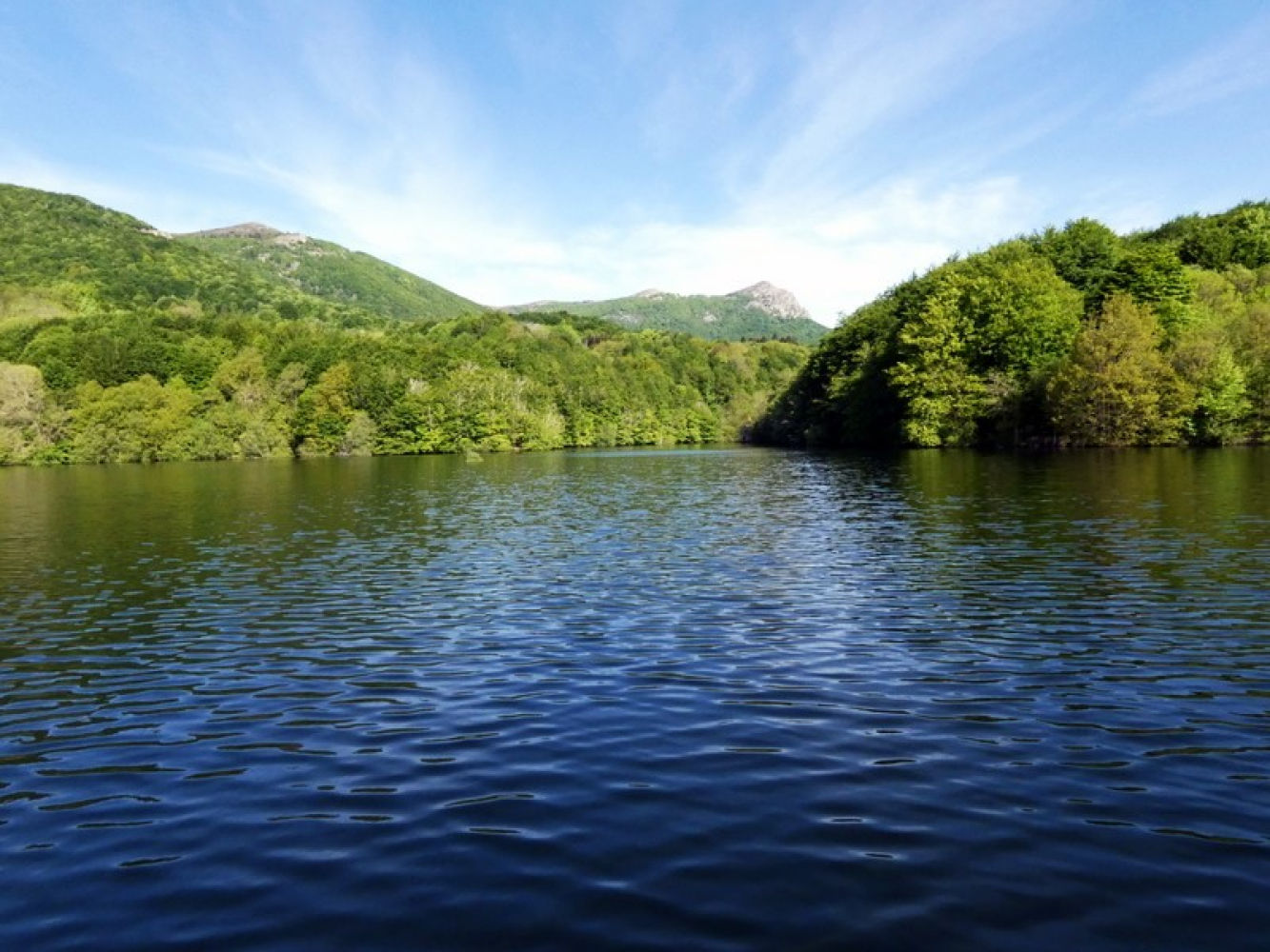 La belleza del paisaje del Montseny en el pantano de Santa Fe.