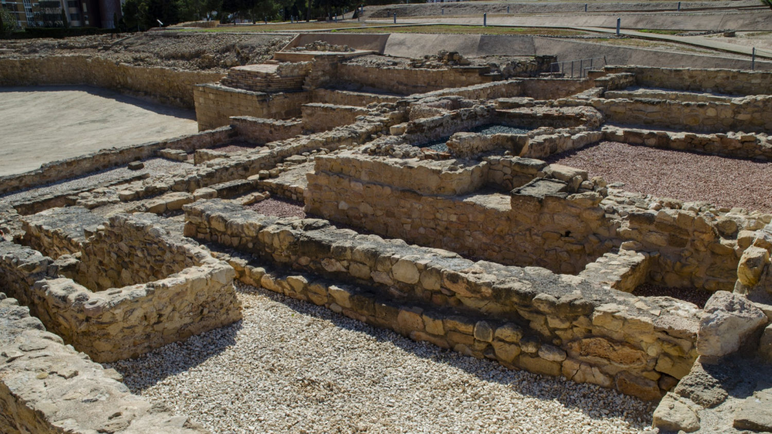 Restos arqueológicos en el Tossal de Manises.