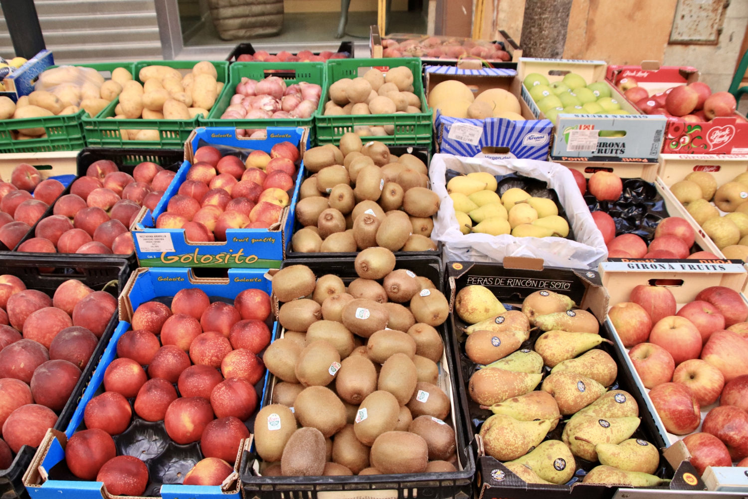 Mercado de frutas y verduras.