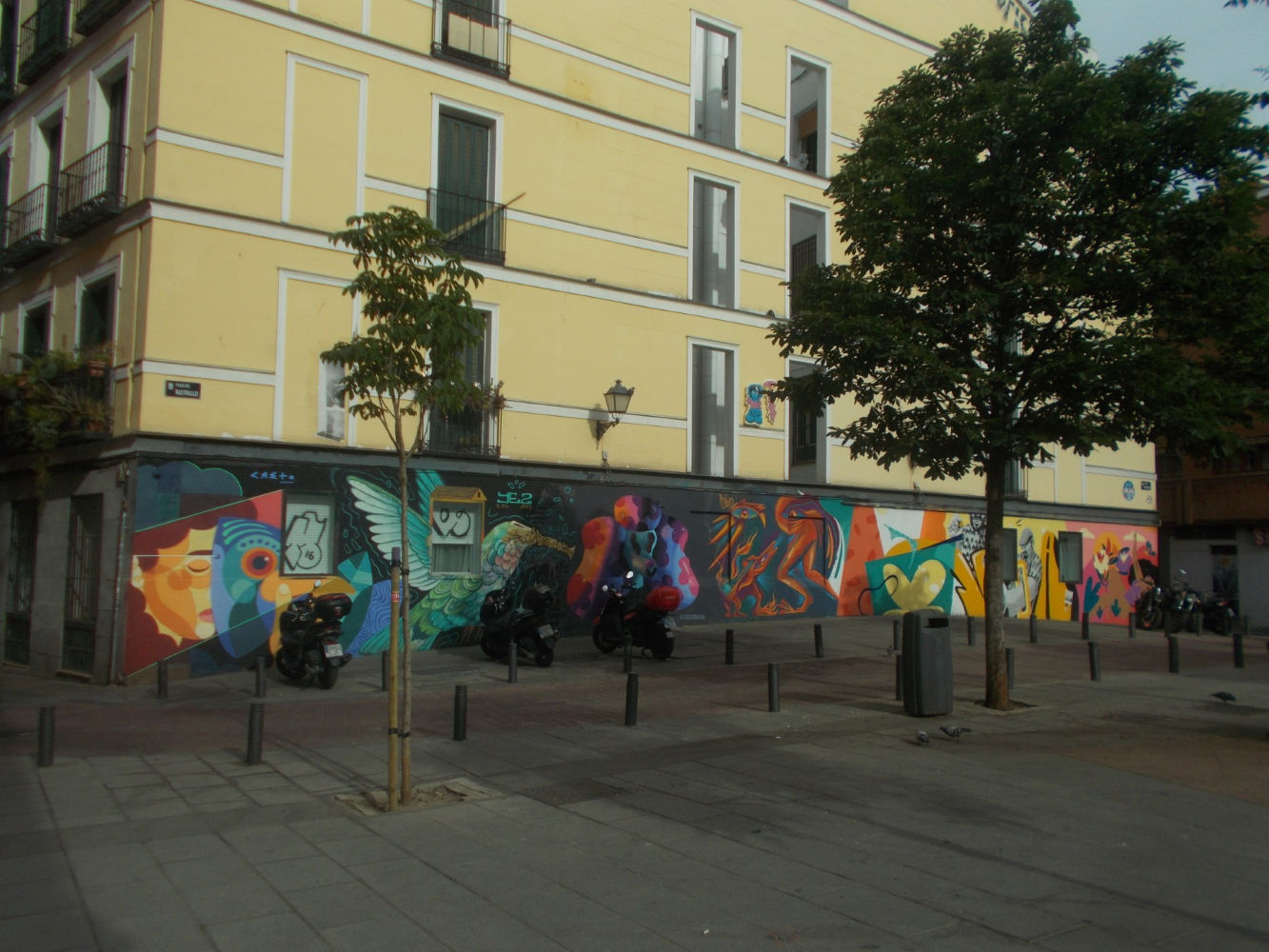 Los murales forman parte del paisaje del barrio.