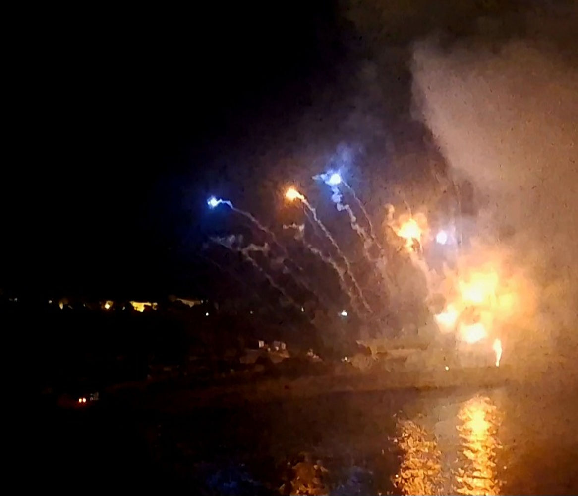 Noche de concurso de fuegos artificiales en Tarragona.