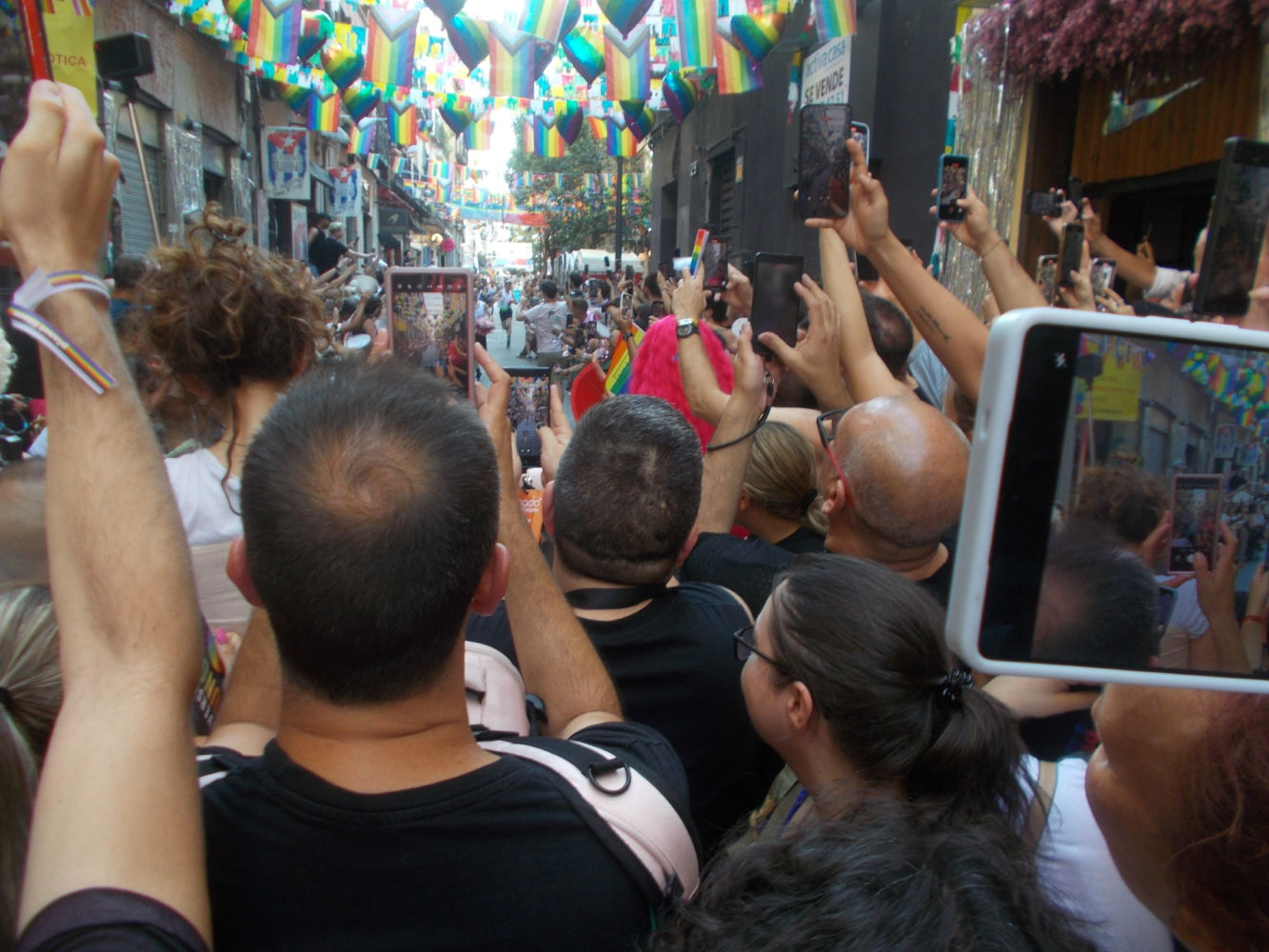 Haciendo fotos a la Carrera de Tacones.