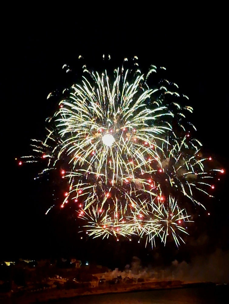 Gran palmera en el concurso internacional de fuegos artificiales de Tarragona.