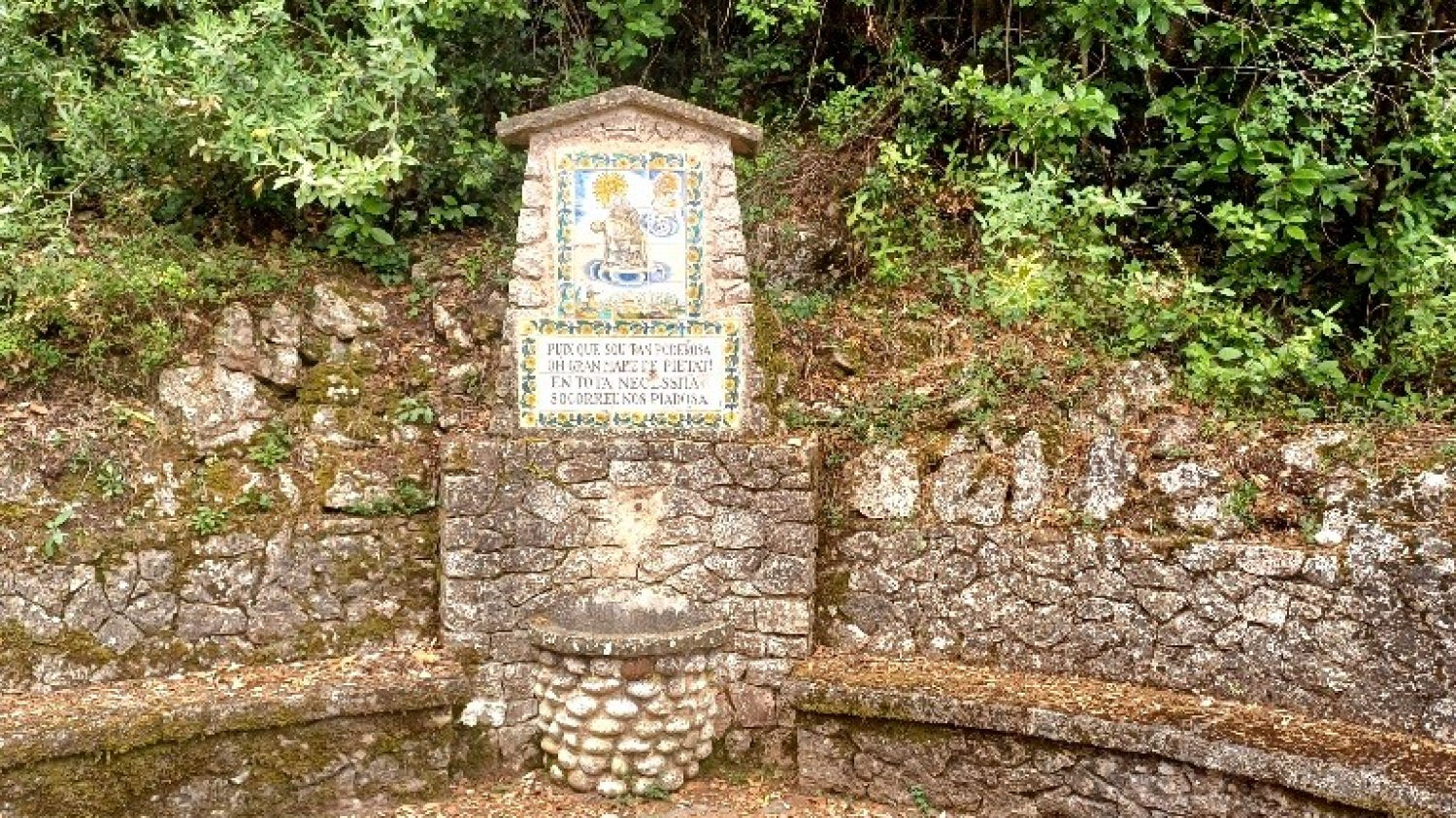 Fuente en el Camí dels Degotalls.