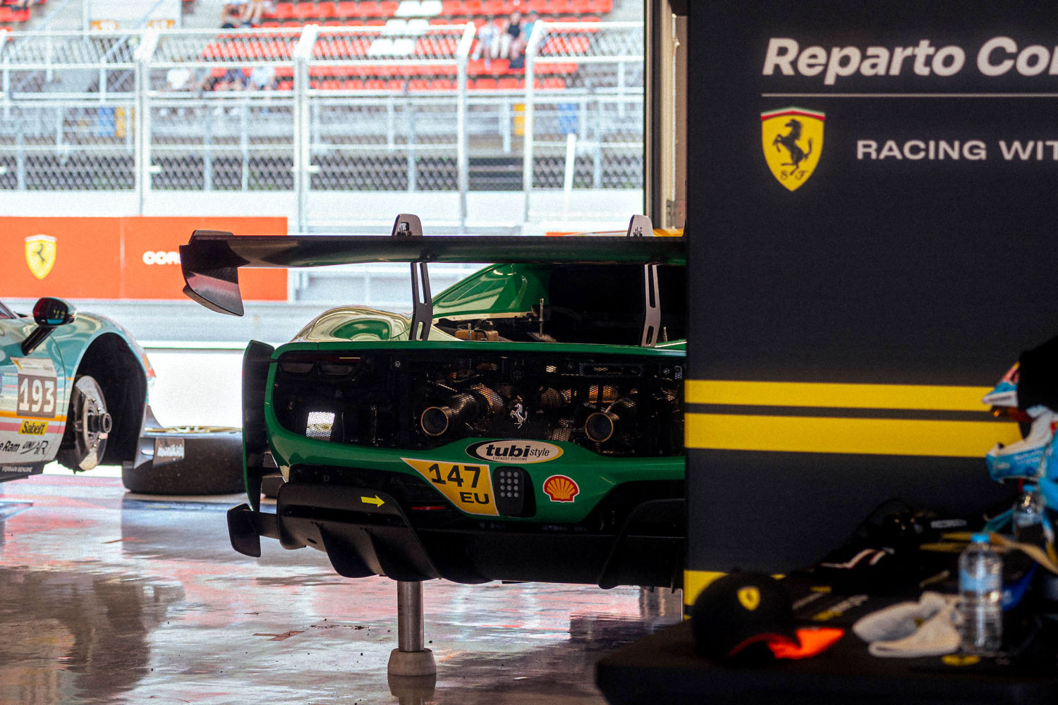 Box del Ferrari Challenge Europe.