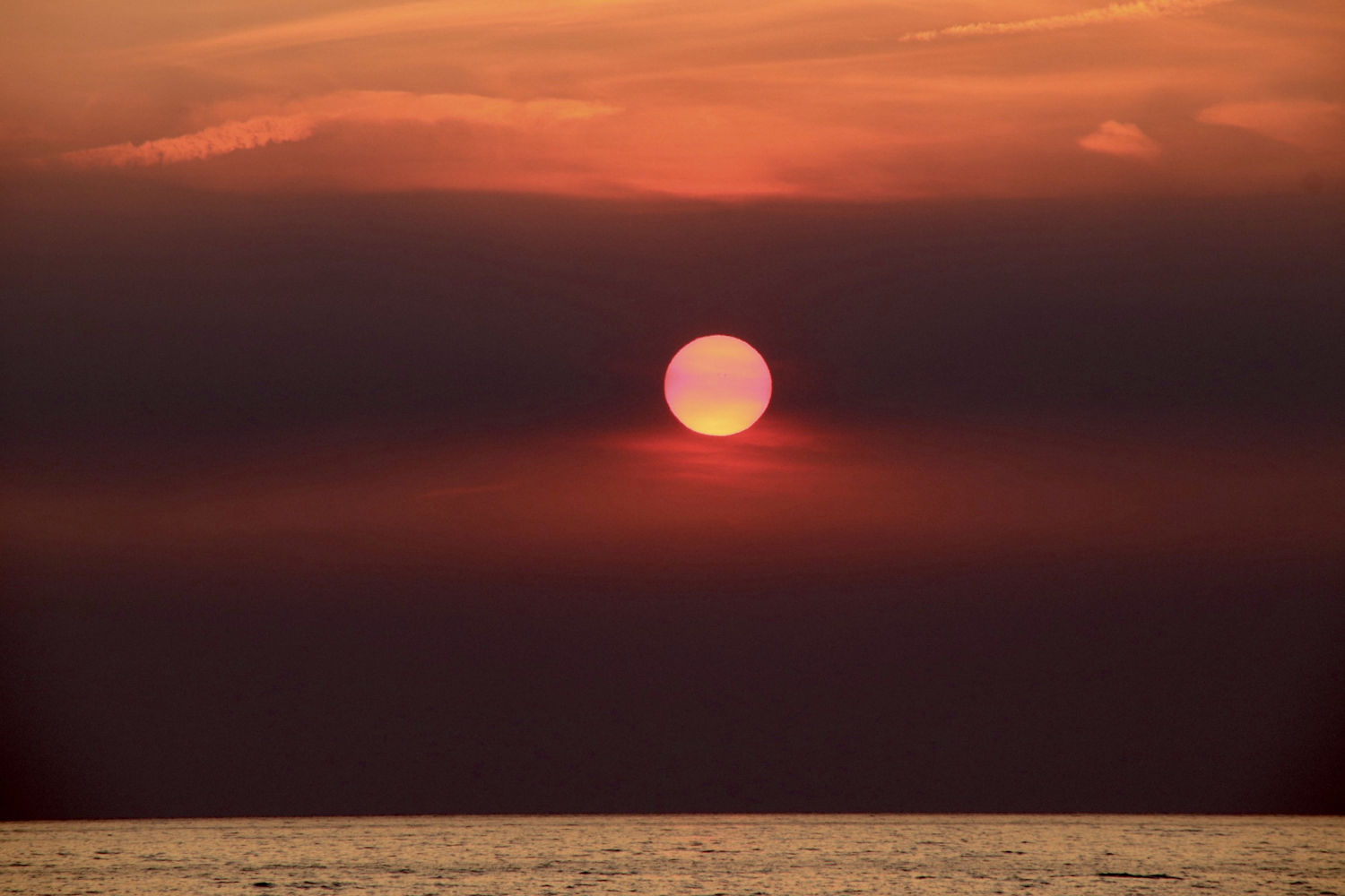 Amanecer en la playa de Begur.