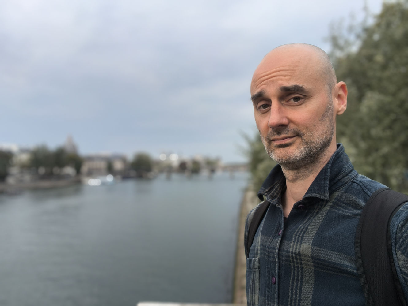 Selfie retrato del Xiaomi 15T.