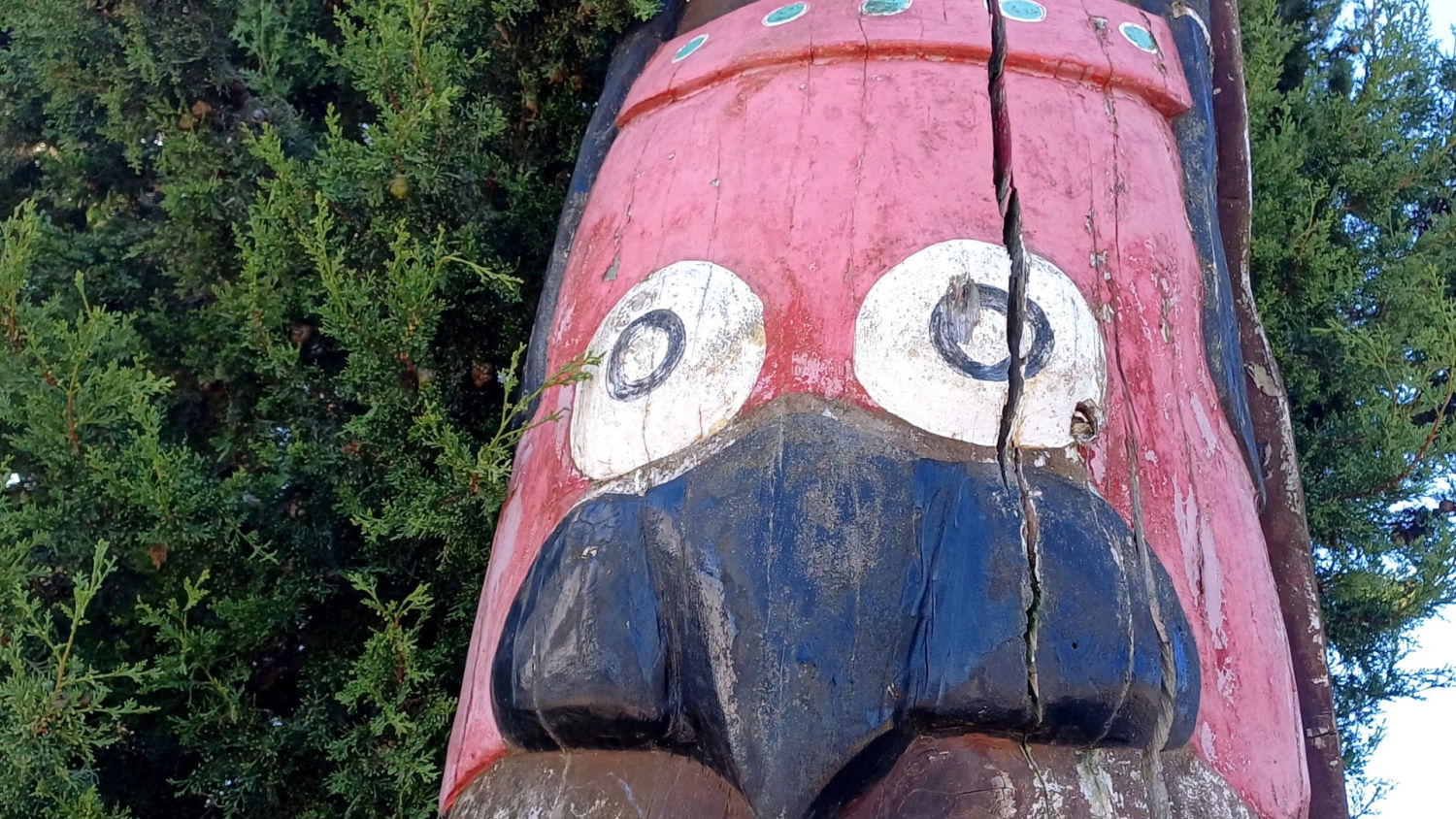 Detalle de los ojos del tótem.