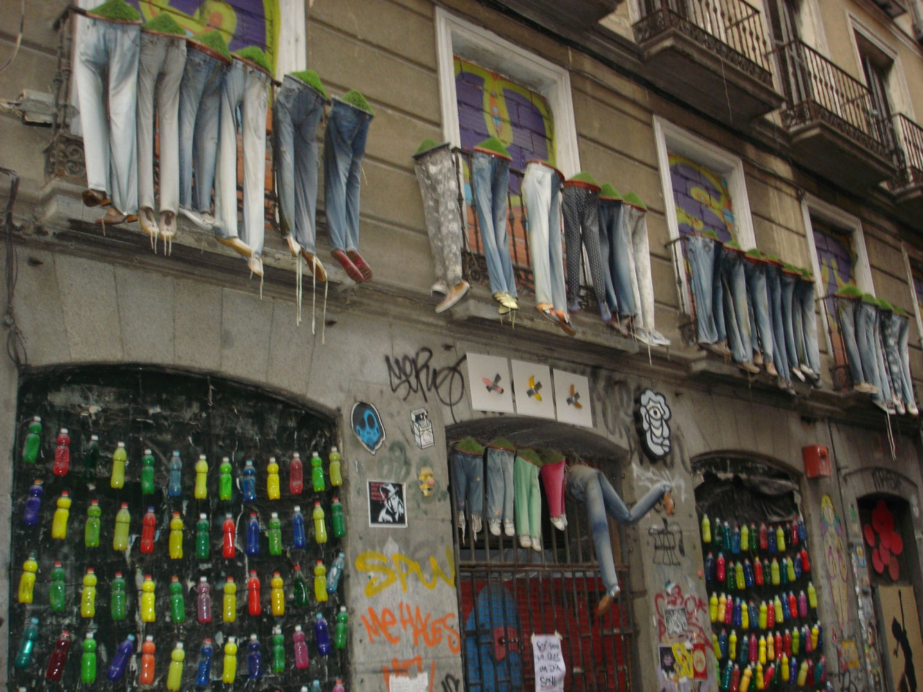 Balcones y persianas que no dejan indiferente.